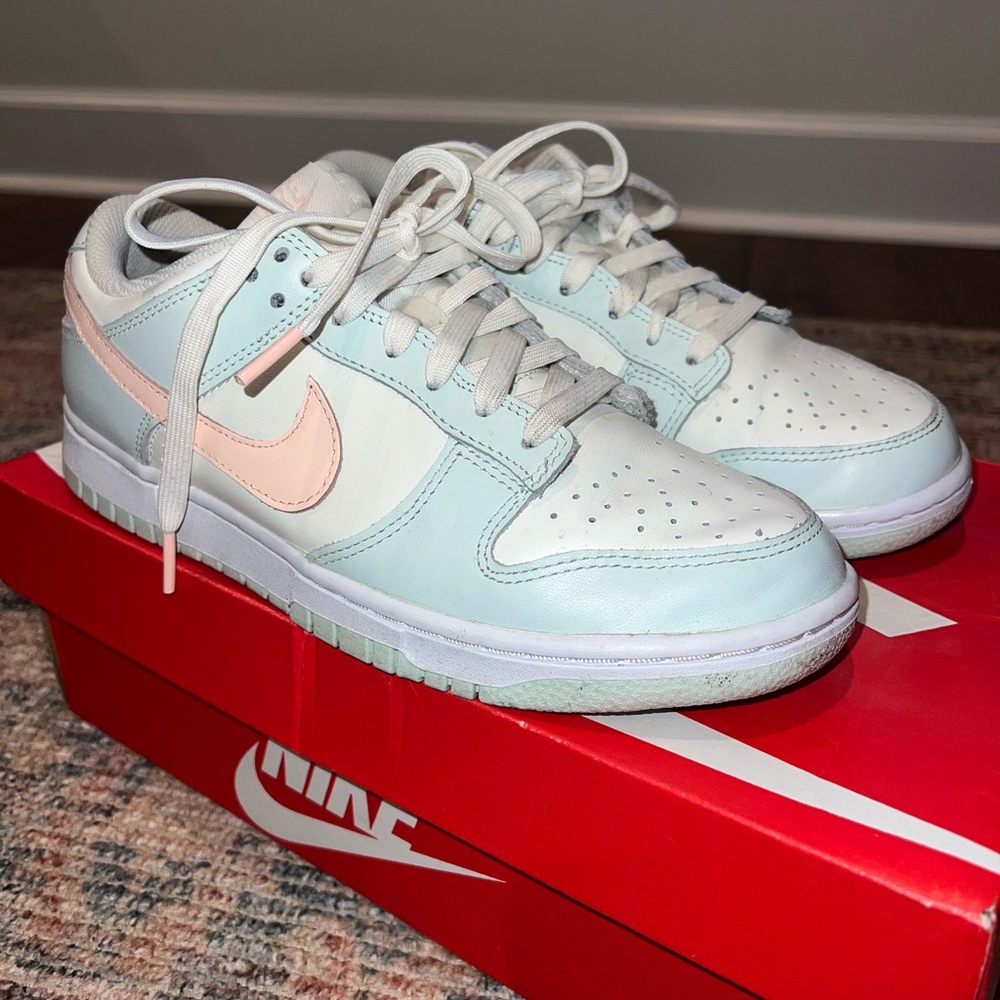 NIKE DUNK LOW
Sail/Crimson Tint- Barley Green
Women’s Size 8